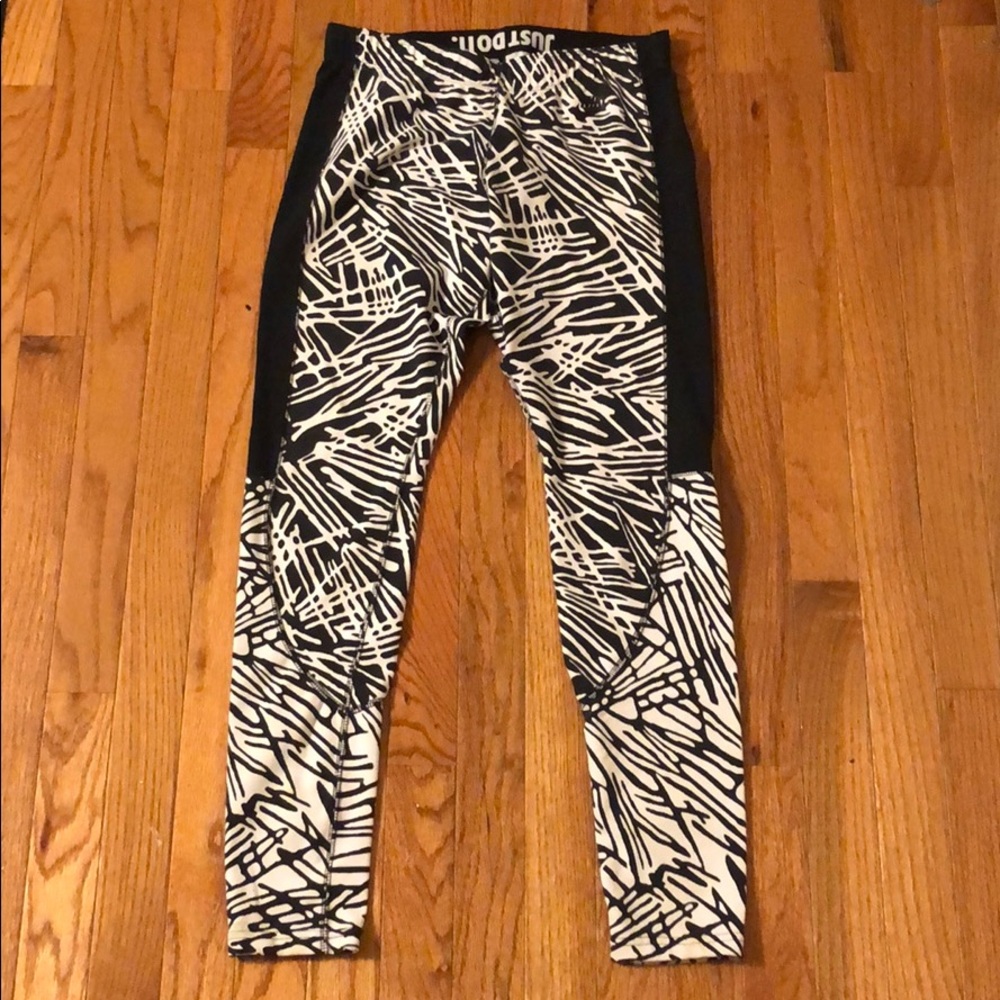 Women’s zebra striped leggings Nike medium lulu - Picture 1 of 2